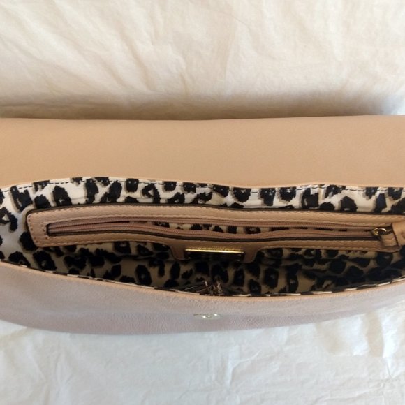 Nine West Clutch Purse-Carmel/Beige with Gold Toned Accents - Picture 9 of 14